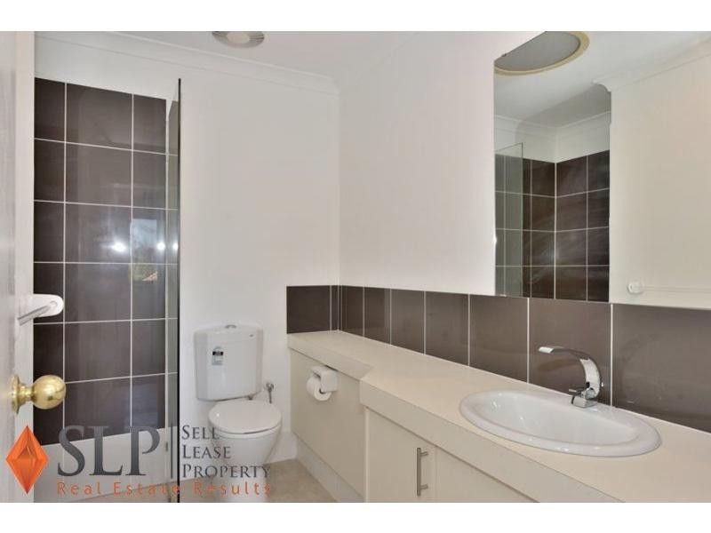 48 Lakefront Circle, The Vines WA 6069