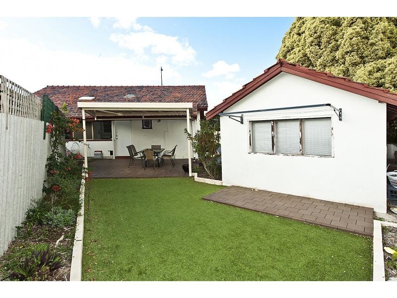 1 Welwyn Avenue, Manning WA 6152