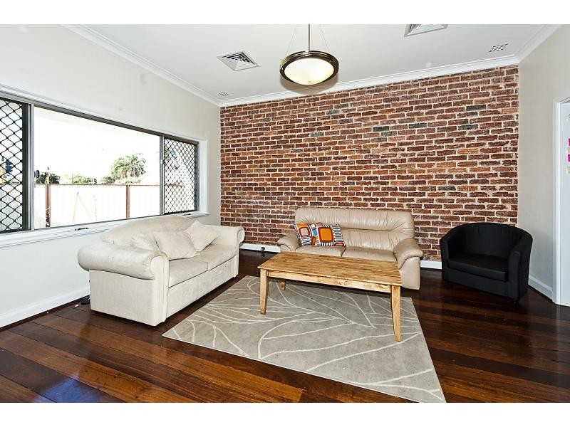 1 Welwyn Avenue, Manning WA 6152