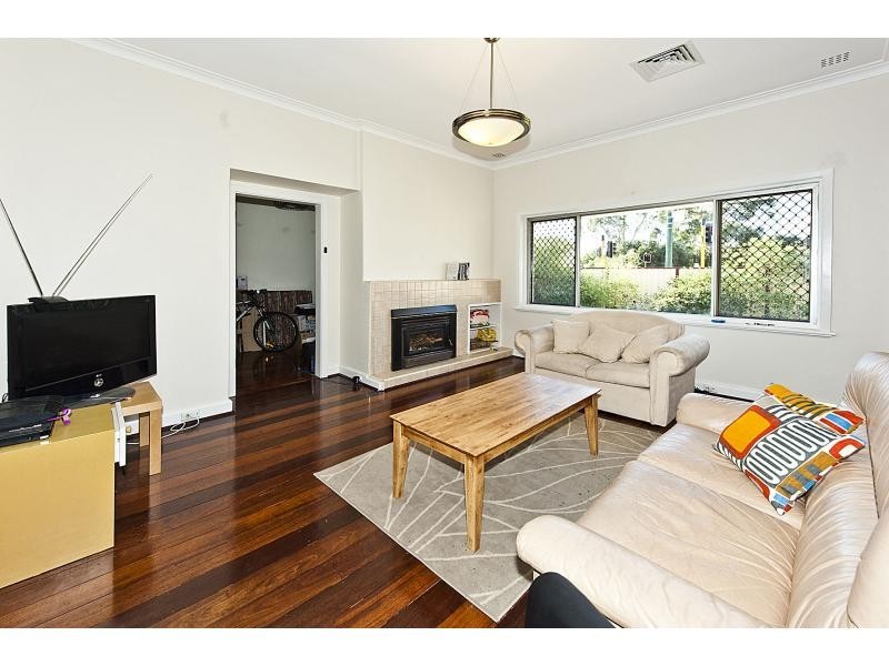 1 Welwyn Avenue, Manning WA 6152