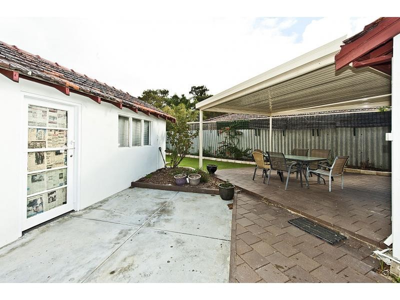 1 Welwyn Avenue, Manning WA 6152