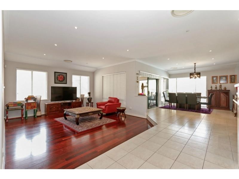 28 Kingsbridge Boulevard, Butler WA 6036