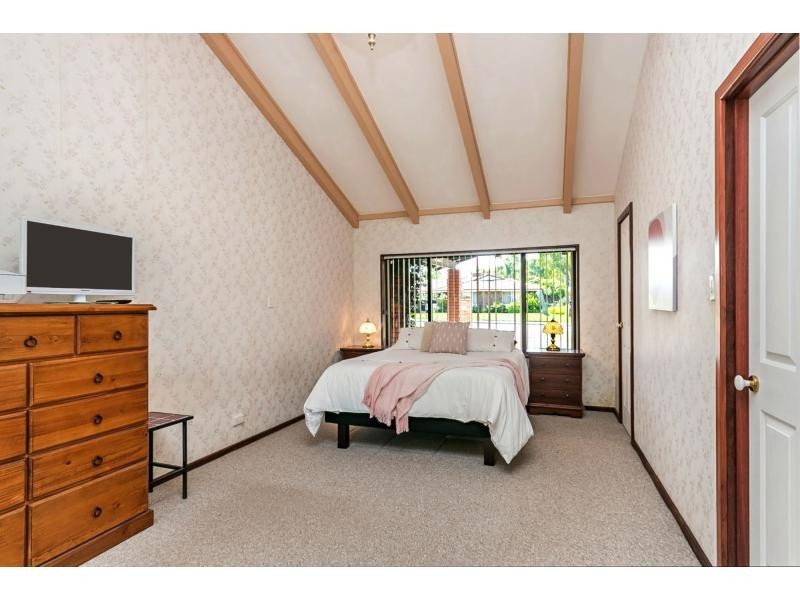 4 Francisco Crescent, Bull Creek WA 6149