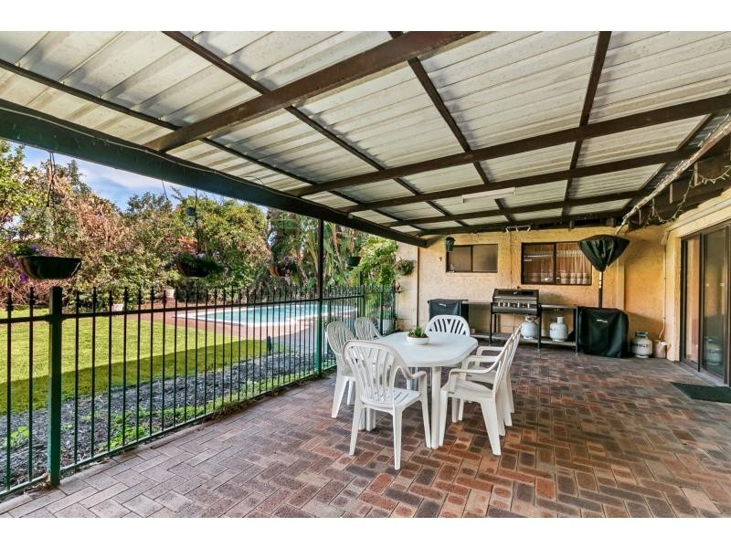 4 Francisco Crescent, Bull Creek WA 6149