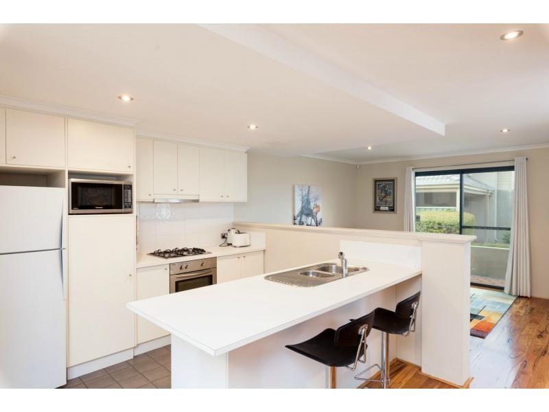 46 Hollins Bend, Madeley WA 6065