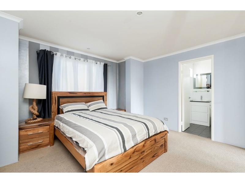 46 Hollins Bend, Madeley WA 6065