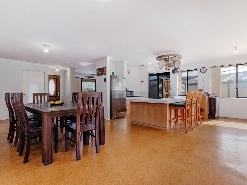 30 La Manche Avenue, Port Kennedy WA 6172