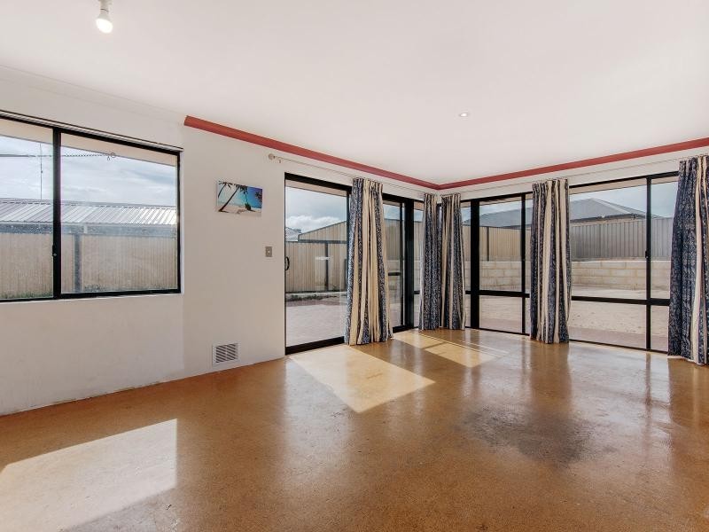 30 La Manche Avenue, Port Kennedy WA 6172