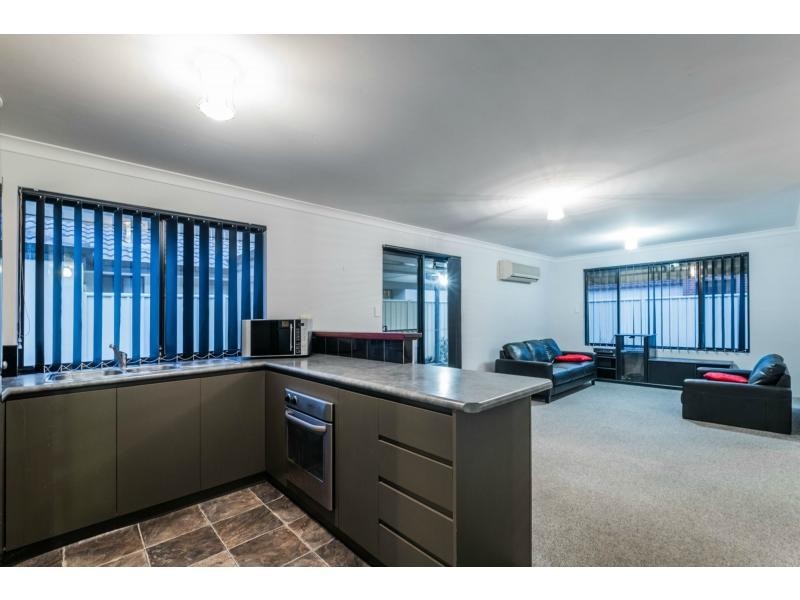 4/17 Mathoura Street, Midland WA 6056