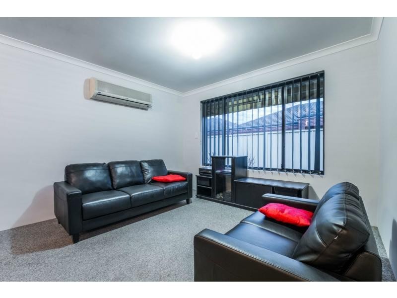 4/17 Mathoura Street, Midland WA 6056