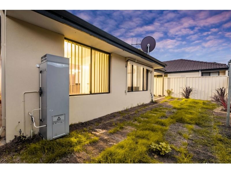 4/17 Mathoura Street, Midland WA 6056