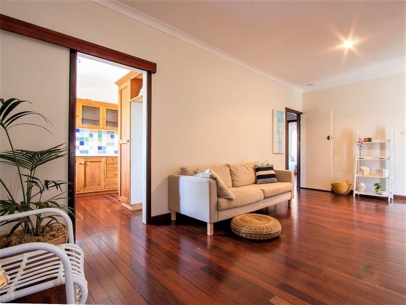12 Frederick Road, Hamilton Hill WA 6163