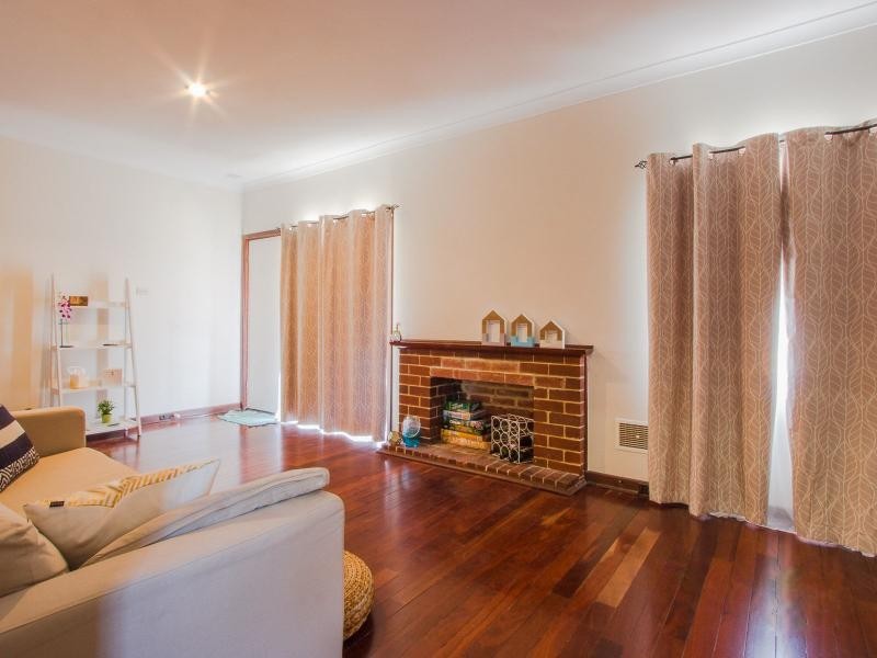 12 Frederick Road, Hamilton Hill WA 6163