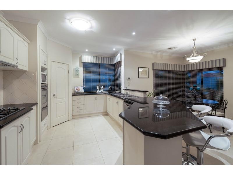 32 Martindale Avenue, Madeley WA 6065