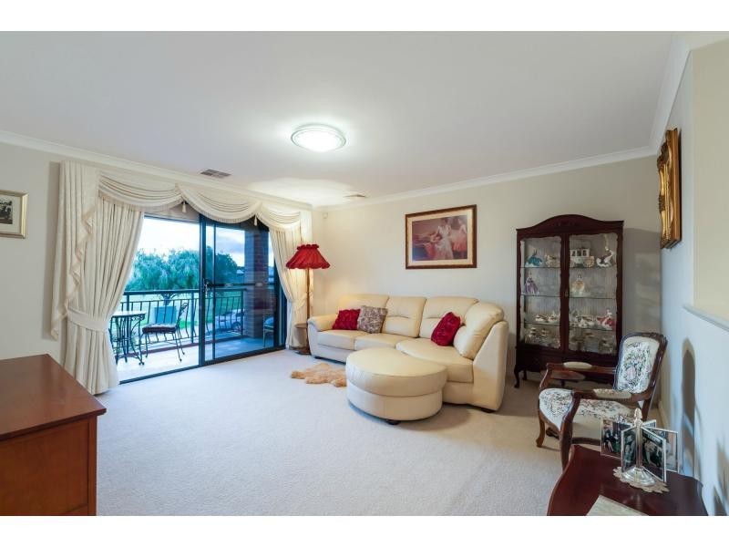 32 Martindale Avenue, Madeley WA 6065