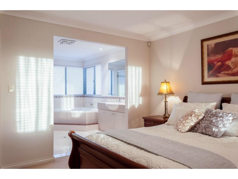 32 Martindale Avenue, Madeley WA 6065