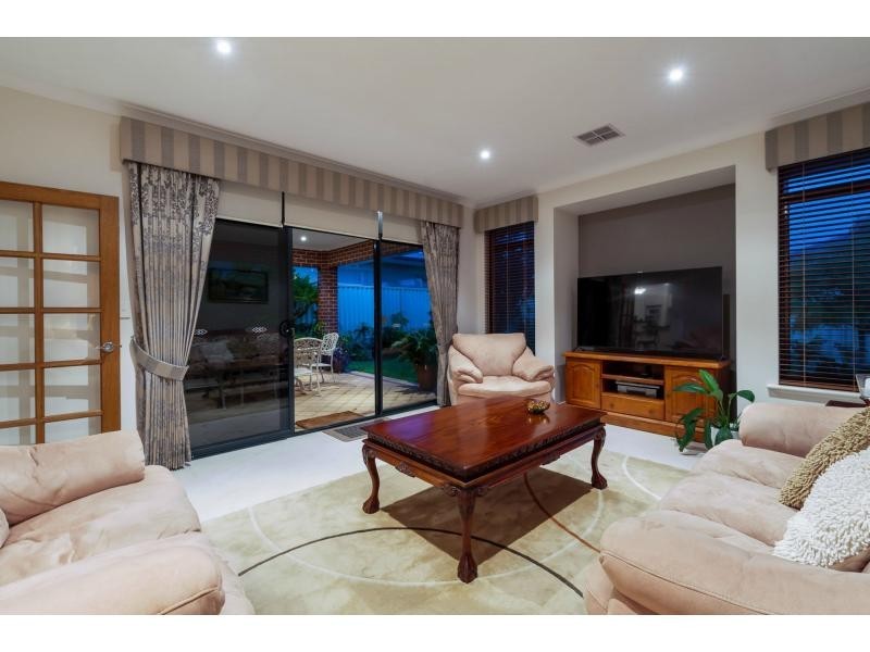 32 Martindale Avenue, Madeley WA 6065