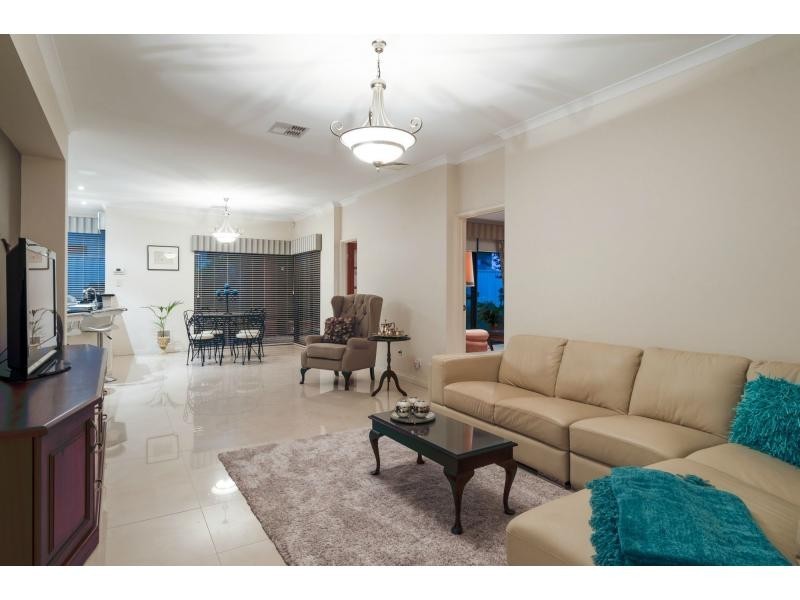 32 Martindale Avenue, Madeley WA 6065