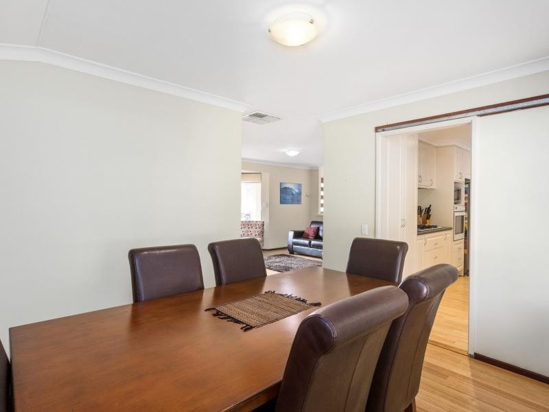 18 Marlowe Place, Munster WA 6166