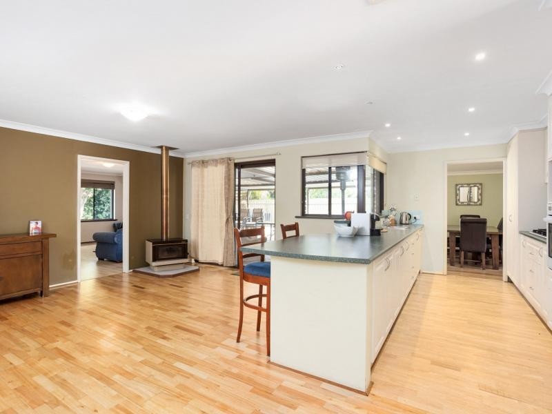 18 Marlowe Place, Munster WA 6166