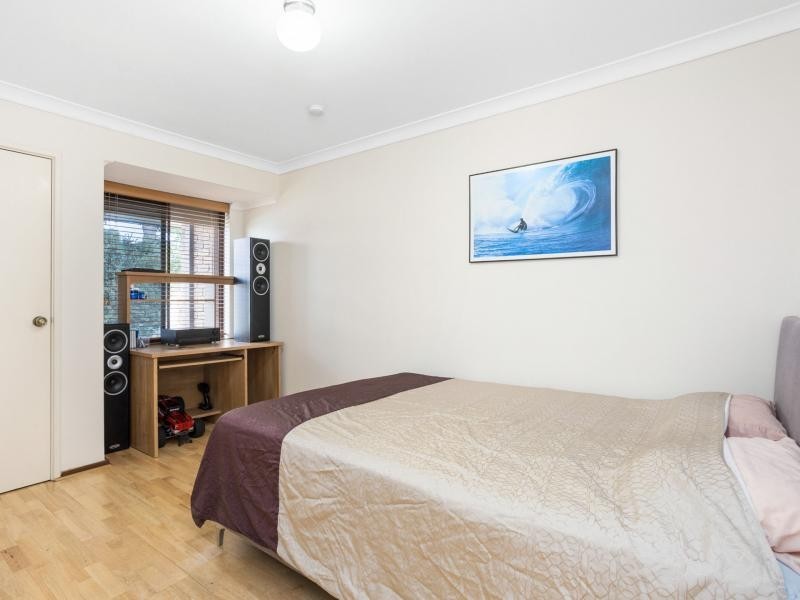 18 Marlowe Place, Munster WA 6166