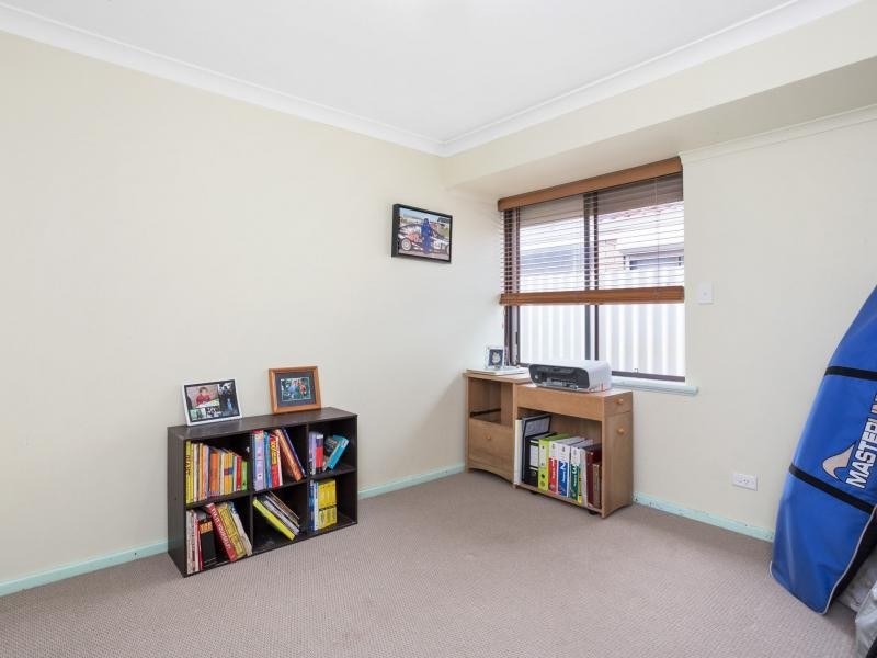 18 Marlowe Place, Munster WA 6166