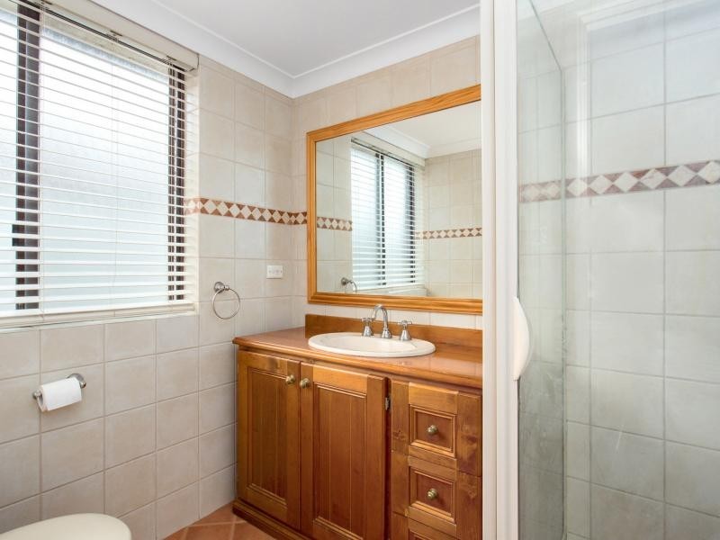 18 Marlowe Place, Munster WA 6166