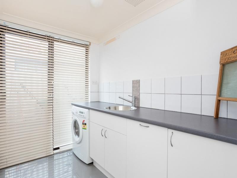 18 Marlowe Place, Munster WA 6166