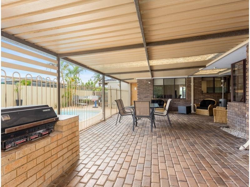 18 Marlowe Place, Munster WA 6166