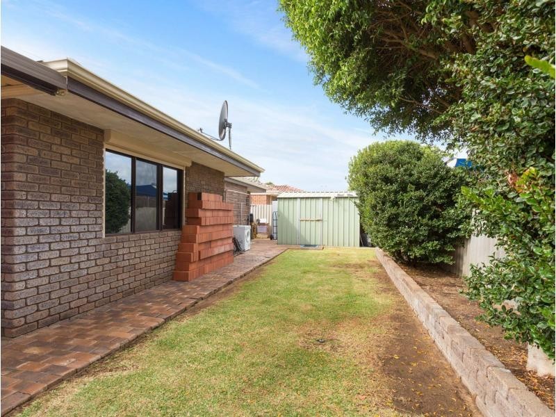 18 Marlowe Place, Munster WA 6166