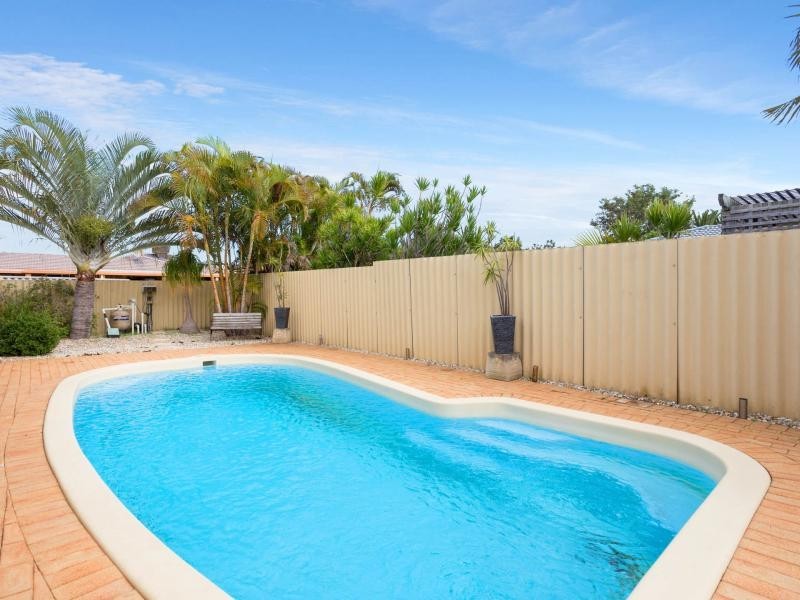 18 Marlowe Place, Munster WA 6166