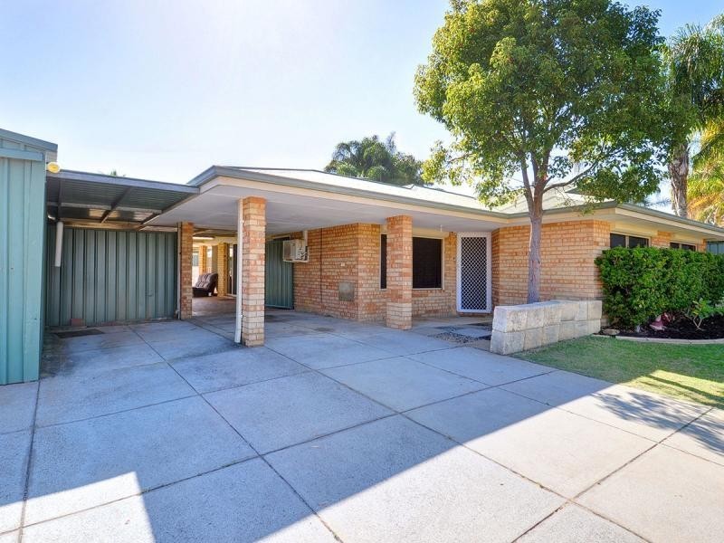 4 Coppice Court, Banksia Grove WA 6031