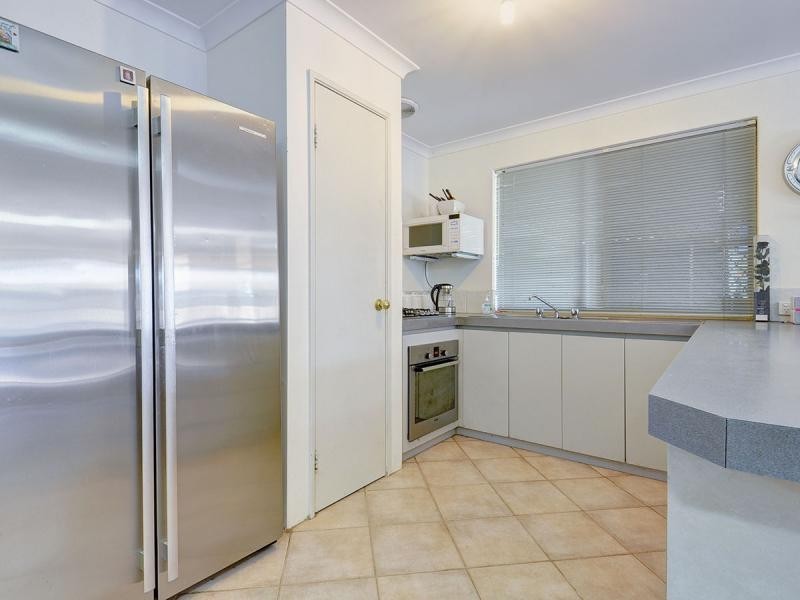 4 Coppice Court, Banksia Grove WA 6031