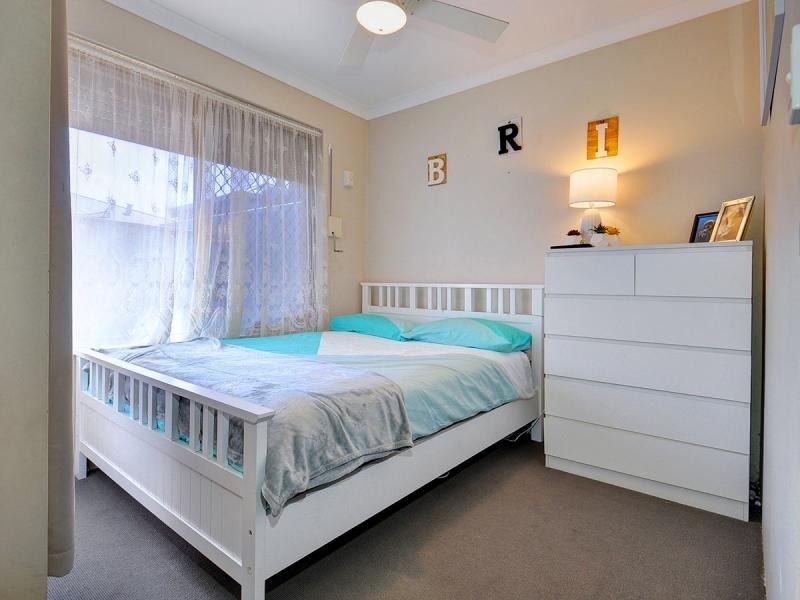 4 Coppice Court, Banksia Grove WA 6031