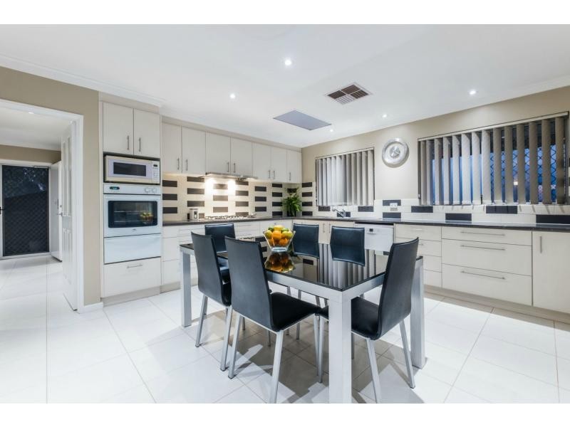 2 Earn Place, Hamersley WA 6022