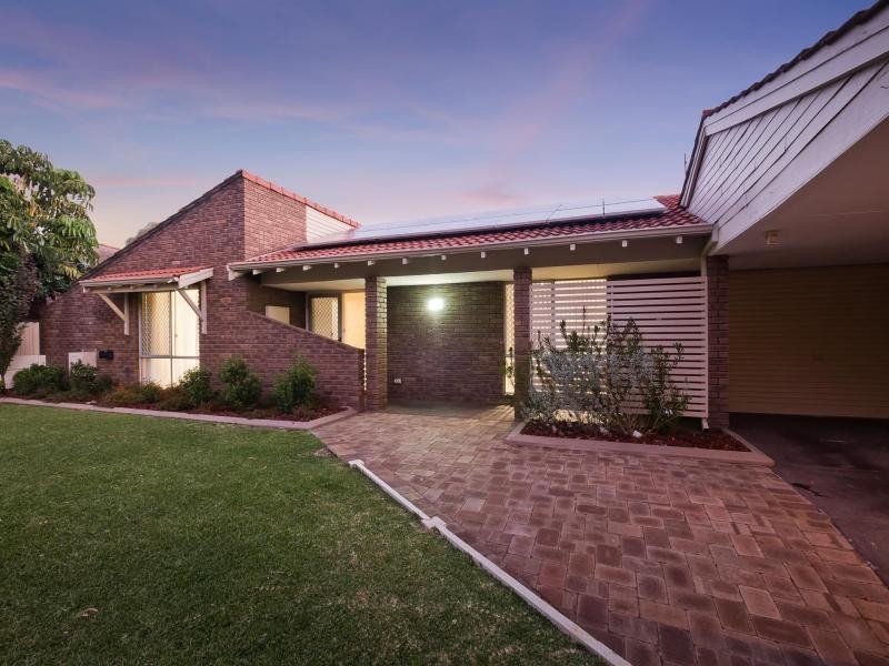 2 Earn Place, Hamersley WA 6022