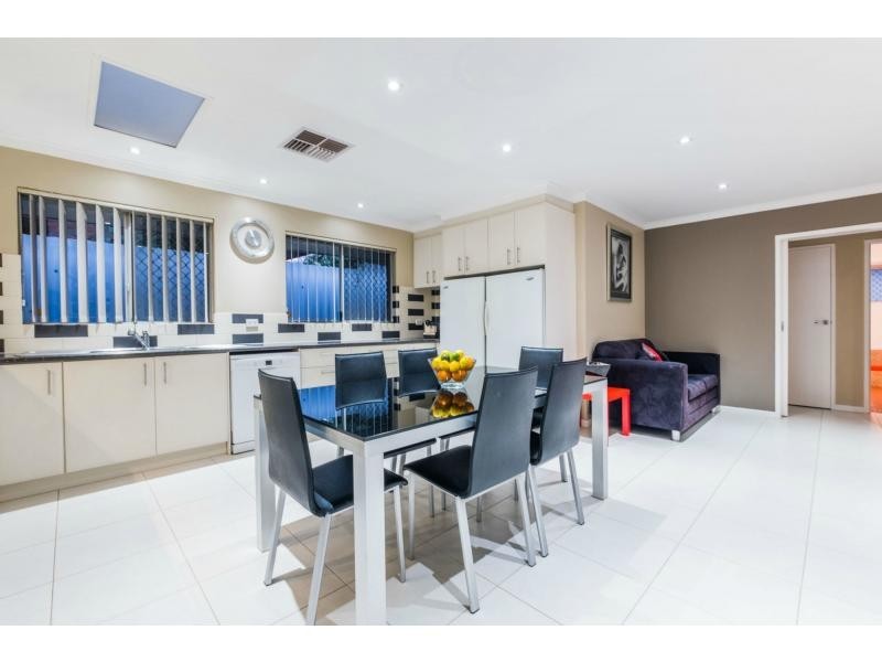 2 Earn Place, Hamersley WA 6022