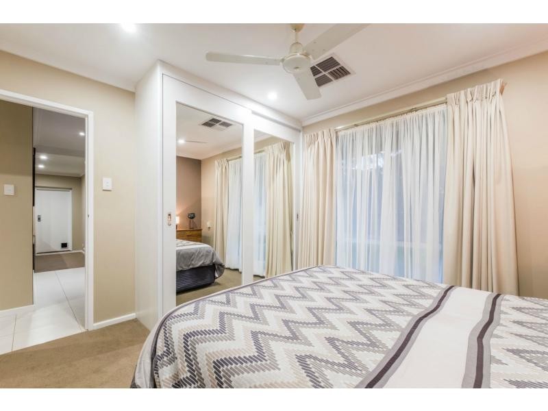 2 Earn Place, Hamersley WA 6022