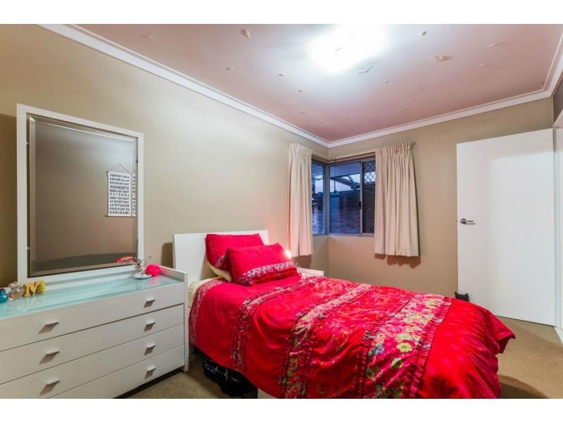 2 Earn Place, Hamersley WA 6022