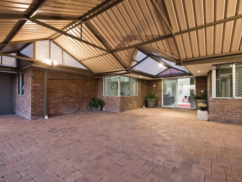 2 Earn Place, Hamersley WA 6022