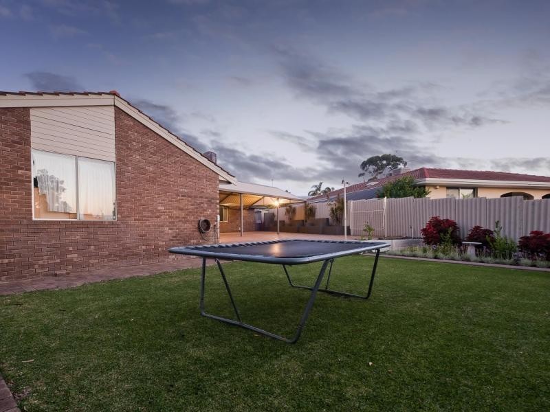 2 Earn Place, Hamersley WA 6022
