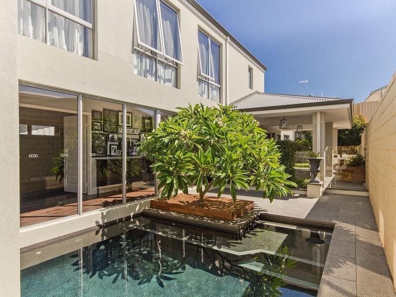 143 Gloucester Crescent, Shoalwater WA 6169