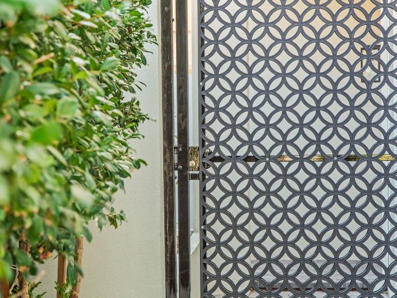 143 Gloucester Crescent, Shoalwater WA 6169