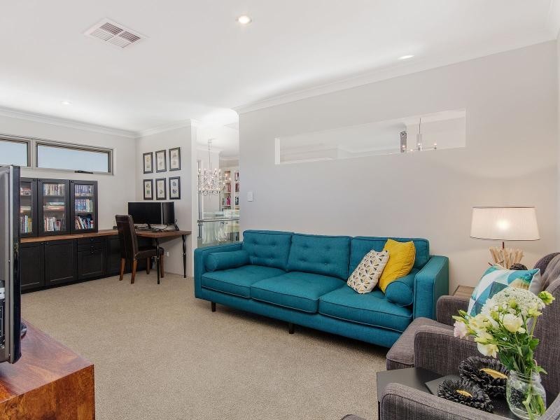 143 Gloucester Crescent, Shoalwater WA 6169