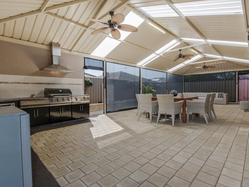 31 Valheru Avenue, Rockingham WA 6168