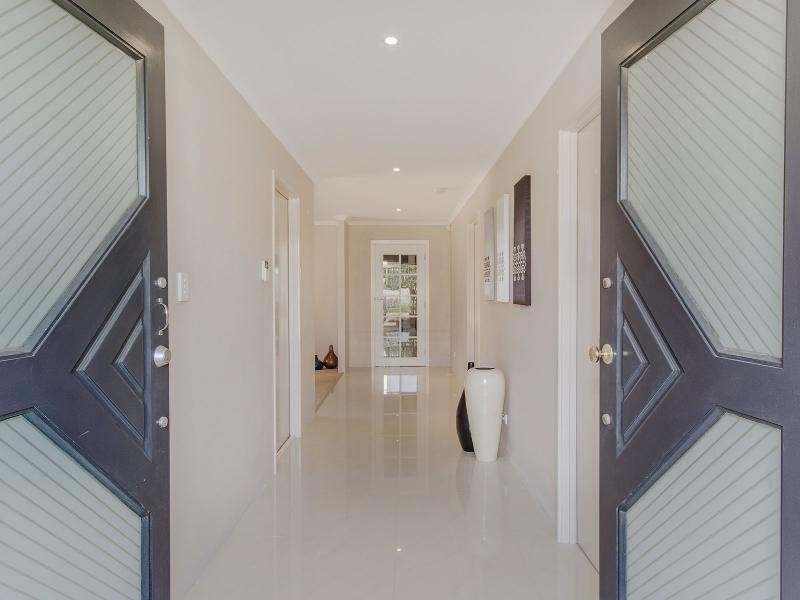 31 Valheru Avenue, Rockingham WA 6168