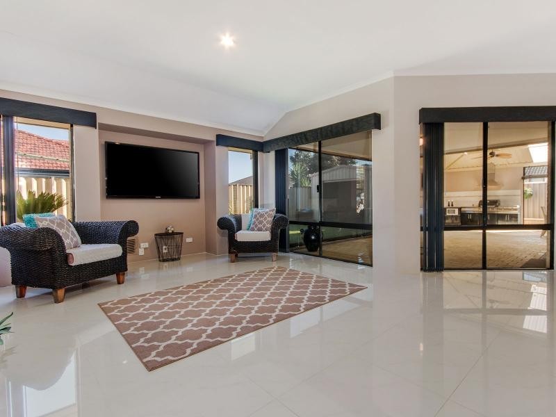 31 Valheru Avenue, Rockingham WA 6168