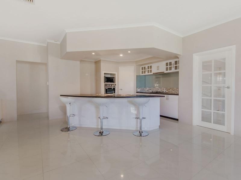 31 Valheru Avenue, Rockingham WA 6168