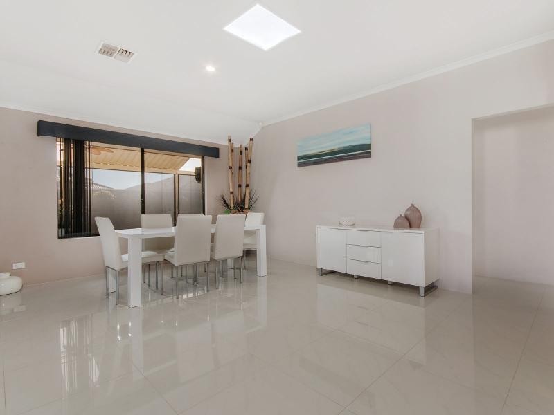 31 Valheru Avenue, Rockingham WA 6168