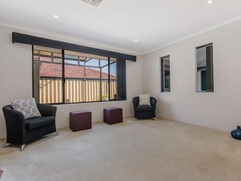 31 Valheru Avenue, Rockingham WA 6168